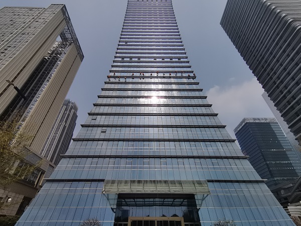 佛山中盈盛達(dá)國(guó)際金融中心外墻清洗